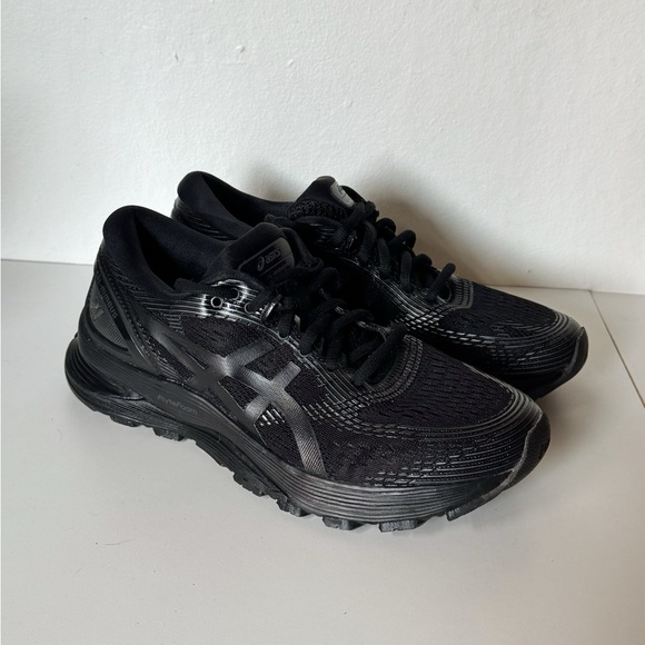 Asics Black Gel Nimbus 21 Sneakers - Picture 2 of 8